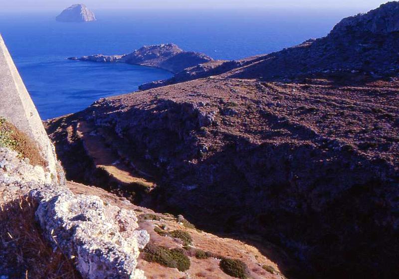 29-Kithira (l'Avgò dal castello di Hora),10 luglio 1997.jpg